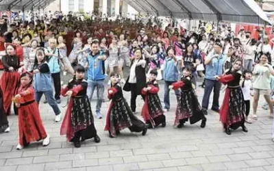 2026小鎮光影藝術節 蓋世舞俠爭霸賽 千人齊跳《Kung Fu Fighting》