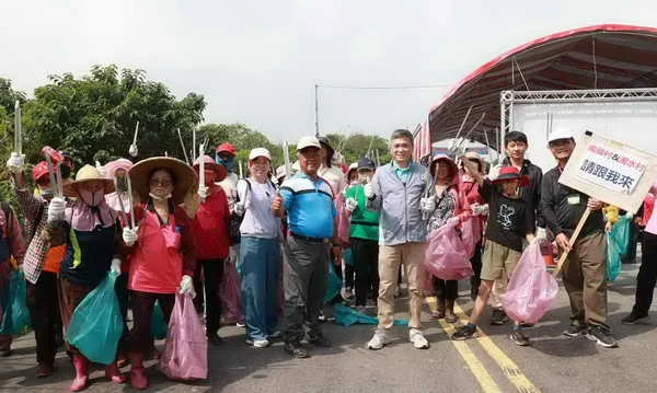 南投名間鄉淨堤活動登場逾300人攜家帶眷守護濁水溪1