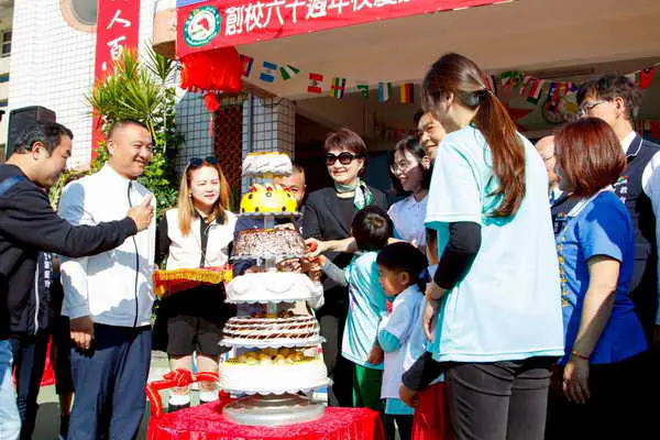 中市外埔區馬鳴國小歡慶60週年 盧市長到場祝賀