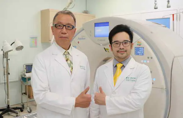 6旬男意外發現胸腺瘤 達文西助康復1