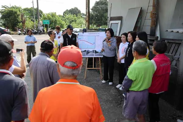 雲縣府攜手斗南公所改善雲86線 會勘莿桐鄉光復橋路口延伸車道改善工程1