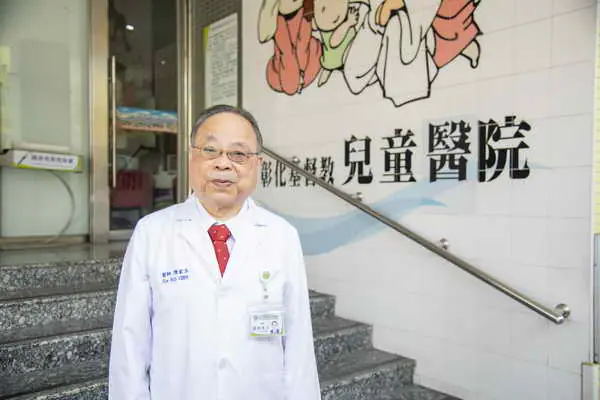 8歲女童吞髮導致毛結石 彰基兒醫團隊治癒並呼籲關注兒童心理健康1