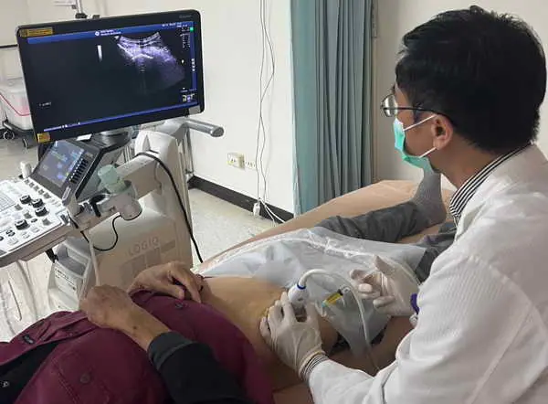 99歲擺脫輪椅危機 南投醫院再生醫學重拾行動力1