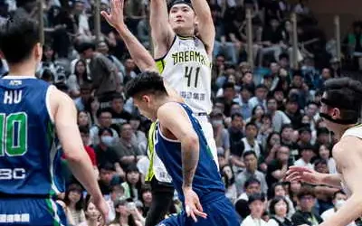 攜手UNDEFEATED打造「夢想不敗」聯名主題