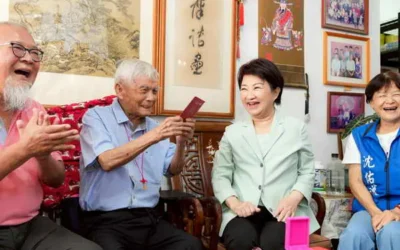 盧市長拜訪北屯區百歲人瑞話家常獻重陽祝福