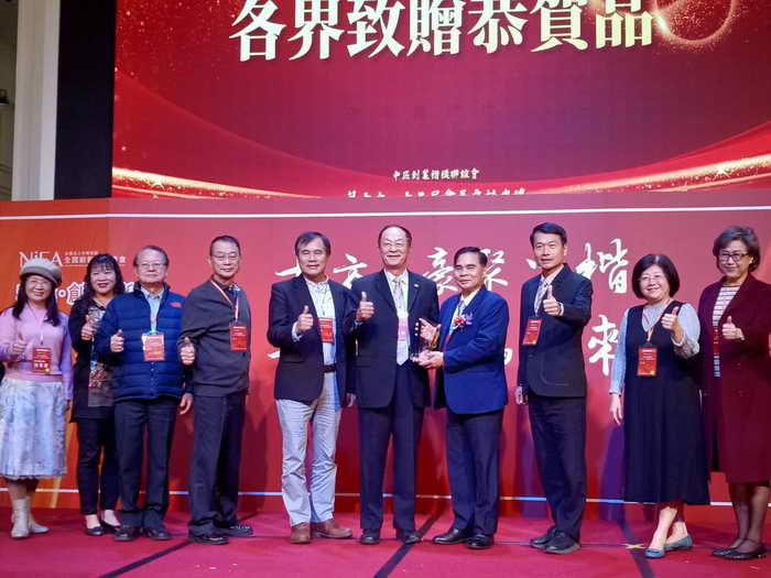 中區創業楷模聯誼會長交接 黃副市長