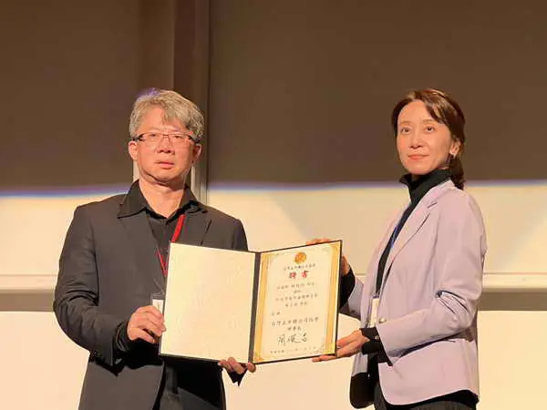 中台灣女力論壇聯合會會長交接 中市經發局
