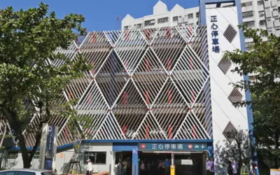 中市交通局打造微形森林停車場 少畫5個停車位50年保住老樹不搬家