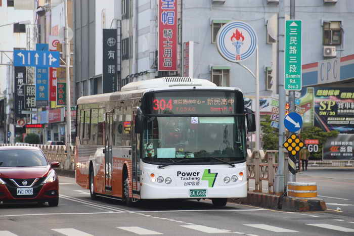 中市公車業者逾10家響應調薪 駕駛工作好