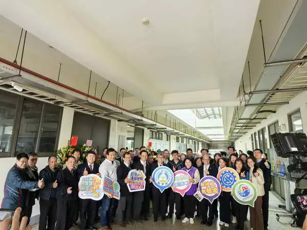 中市培養工業機器人專業人才1