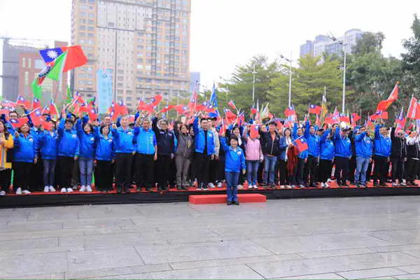 中市府114年元旦升旗 逾2萬人次HIGH跳台灣尚勇 盧市長讚