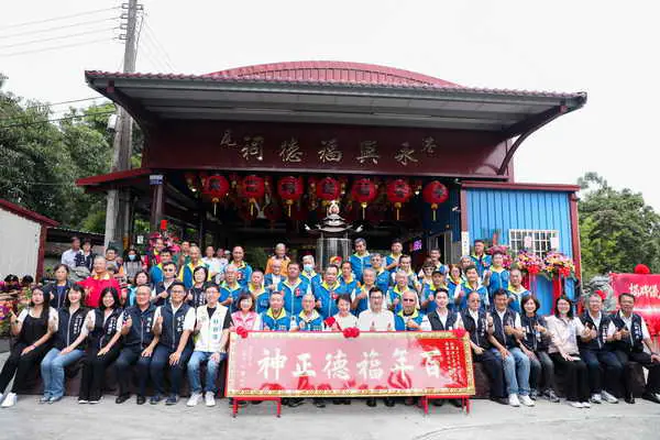 中市府協助百年港尾永興福德祠廟地回歸法人名下 盧市長贈匾