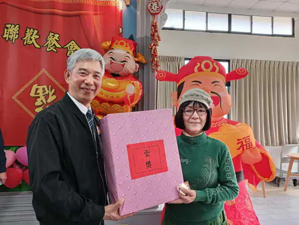 中彰榮家春節聯歡慶生餐敘 金蛇報喜旺新春1