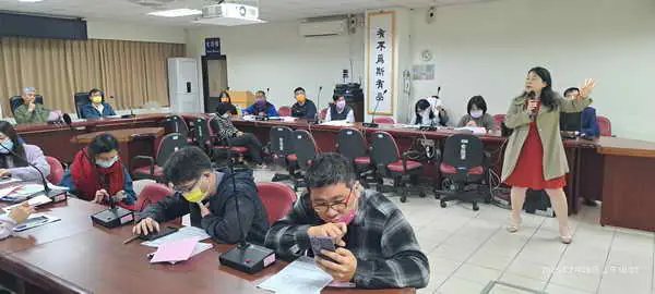 中彰榮家辦理公教團險講座