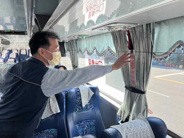 二二八連假搭乘公路客運1