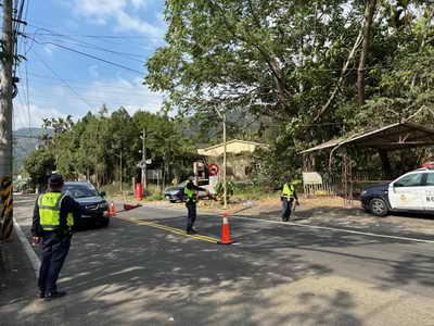 信義警察分局積極取締進入丹大山區改裝1