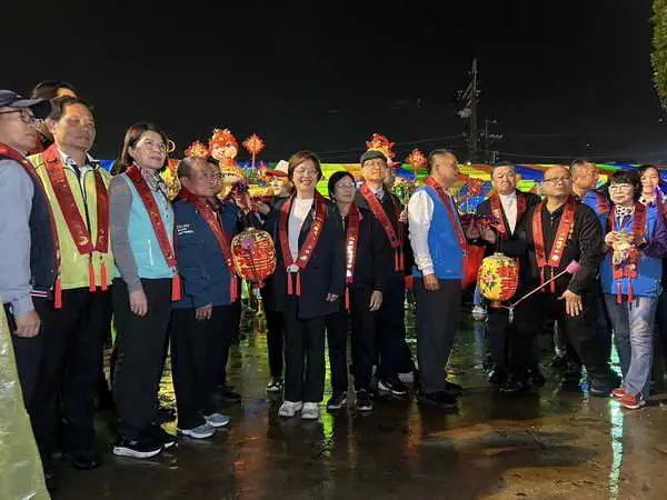 全國唯一 2025白沙坑迎燈排文化節 百年民俗迎燈排 祥蛇獻瑞 點燈祈福1