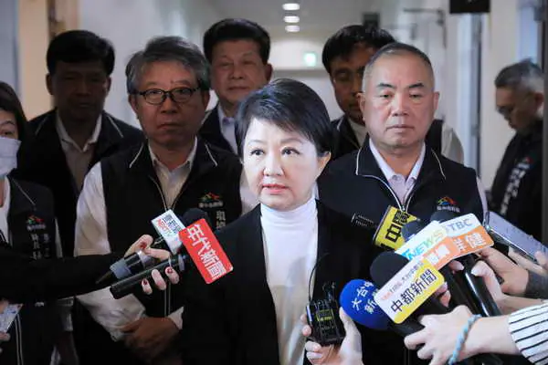 全聯大肚廠房新建工程重大火警 盧秀燕市長赴醫院探視傷患