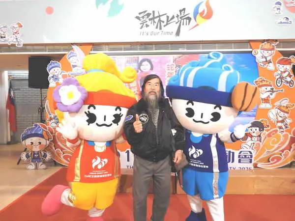 兩企業捐虎尾國中1