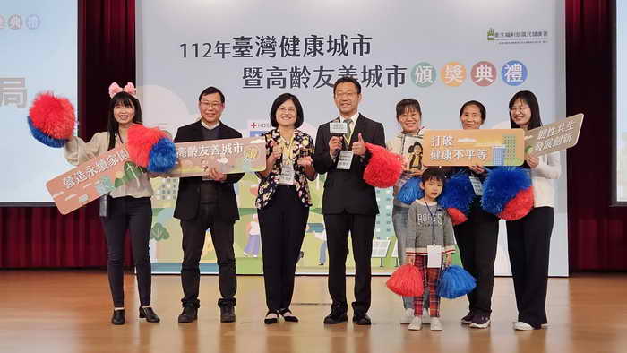 力推全齡共融無障礙公園設施1