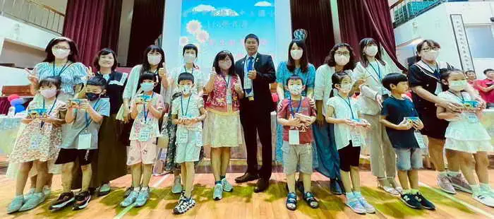 加冠進爵 彩繪人生 中市梧棲中正國小上學趣1