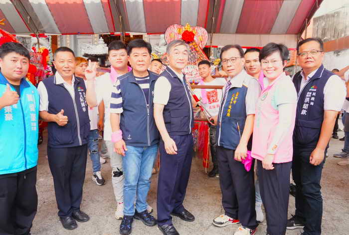 北台中城隍廟105週年廟慶遶境賜福 黃副市長為市民祈福