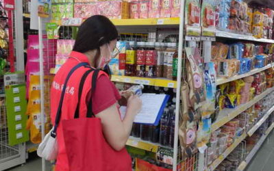 南投縣政府衛生局為強化食品安全,抽驗市售休閒食品