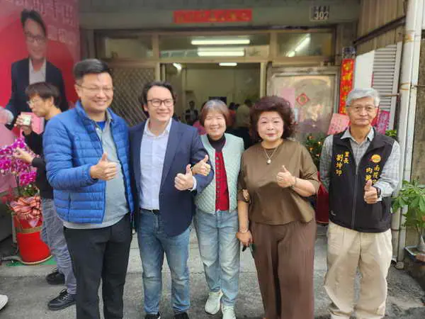 南投縣議員簡千翔在南投市南營路成立1