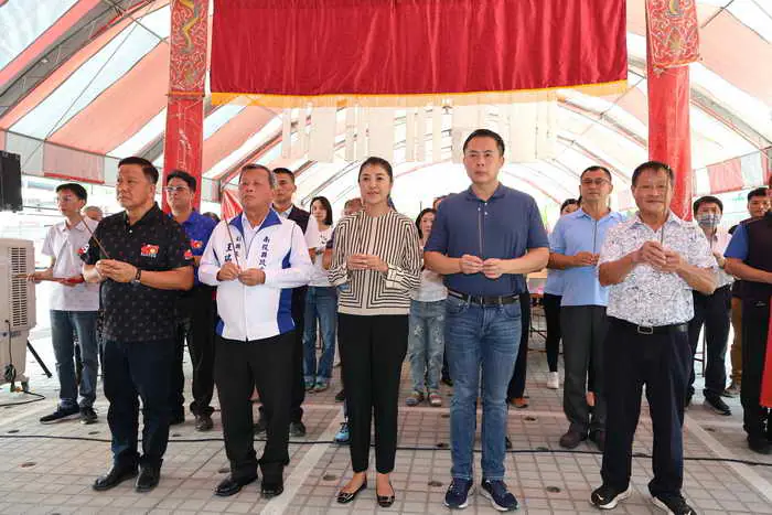 南投縣農產運銷公司普度法會 許淑華縣長開香祈福1