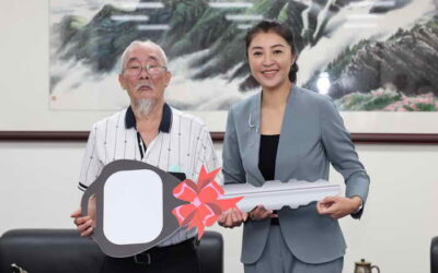 南投縣長許淑華見證石龍宮福德會贈社福機構交通車
