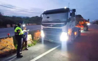 南投警結合無人機、強化砂石車違規執法!守護用路人安全