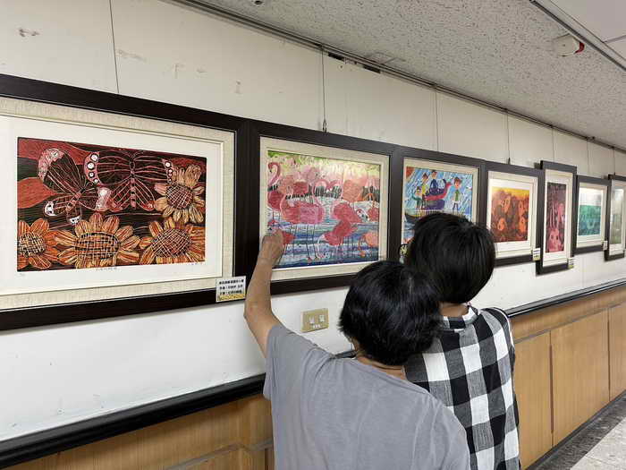 南投醫院藝術走廊 化身廣福國小童1