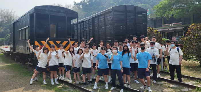 南投高中交通安全教育參訪車程車站1