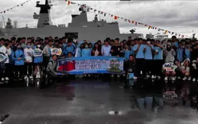 南投高中海軍敦睦遠航訓練支隊參訪,師生用行動支持國防