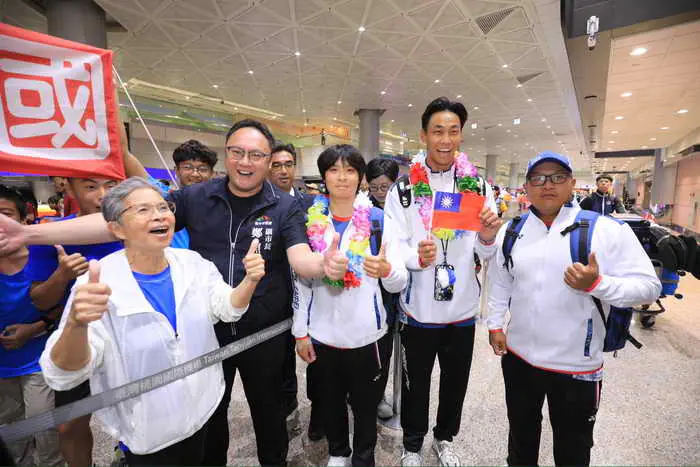 台中奧運戰士張筑涵 吳少璿返國 鄭副市長接機1