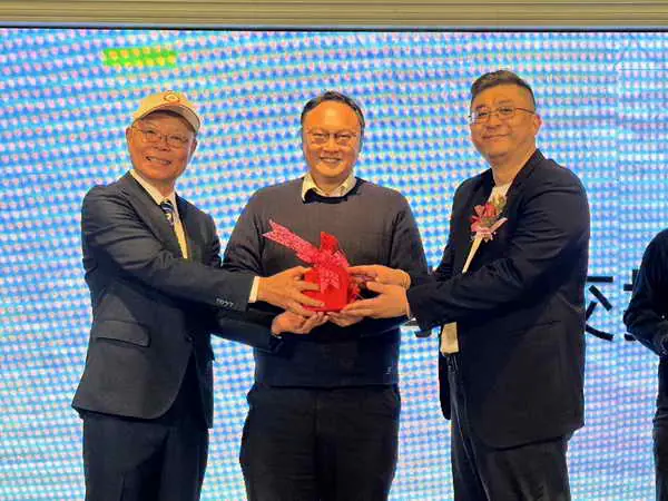 台中市南投縣同鄉會理事長交接鄭副市長祝賀鄉誼永在