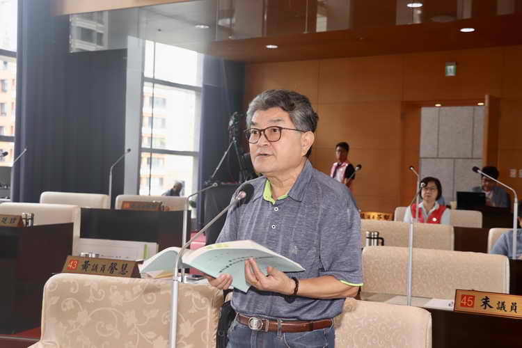 台中市議員李中建議盧秀燕市長加速都市更新發展
