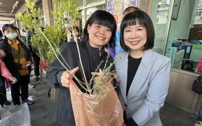 台中市議員林霈涵響應植樹節 發送樹苗助力綠化環境