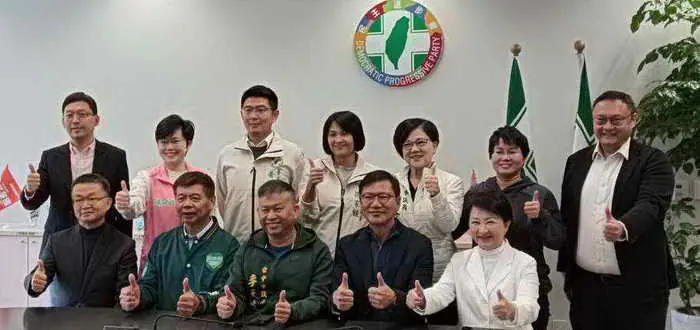 台中市議會民進黨團幹部交接典禮圓滿成功 盧秀燕市長率市府團隊祝賀1