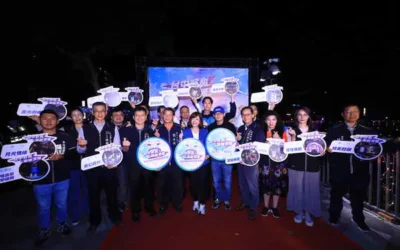 台中耶誕來電! 怪獸電力公司「幸福發電廠」燈光秀首度登場 新聞局長:今年耶誕台中最甜
