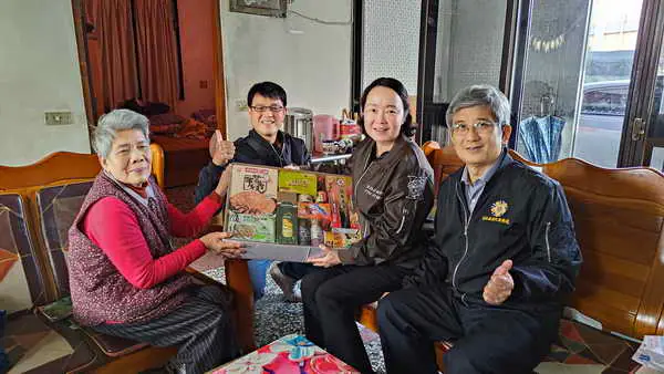 因應節氣轉換氣候變化 雲林縣榮服處到府慰問年長榮民眷展溫馨
