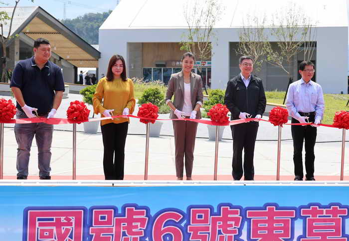 國道6號東草屯休息站7月13日啟用 許縣長出席剪綵1