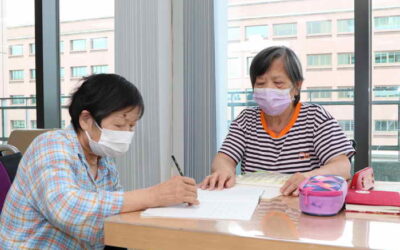 在「夢想學堂」教寫字 退休師不再憂鬱