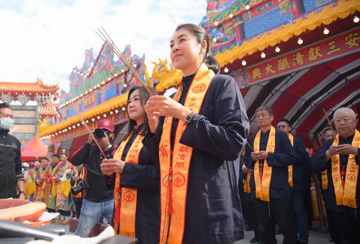 埔里建醮結束茹素 縣長許淑華上香祈福1