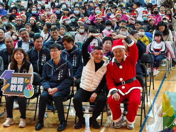 多語臺灣 英語友善 持續推動龍井多元教育環境暨各校聯合聖誕公演活動1