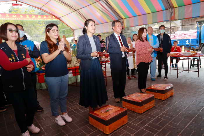 大宇宙祈安植福蓬萊仙島安地境大聖會圓滿成功天降甘霖 總會長張德欽社長感謝南投縣長許淑華 立法委員馬文君 中寮鄉長廖宜賢等十方大德共襄盛舉1