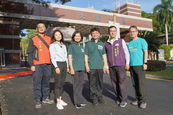 大村鄉學府路校園周邊道路改善計畫完工 大葉大學師生參與人行道圖面設計1