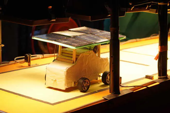 大葉大學機械系第八屆高中職迷你太陽能車競賽報名起跑1