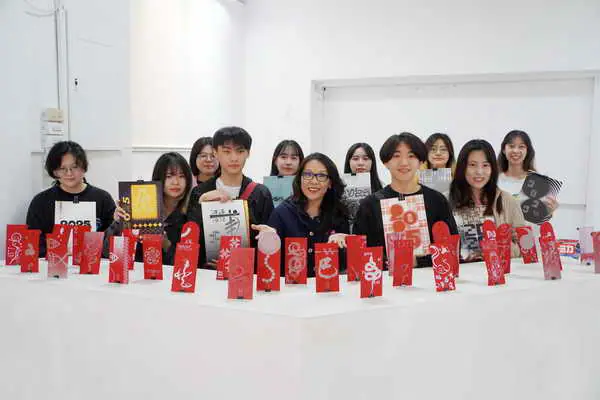 大葉大學設計系舉辦平面設計實務課程成果展1