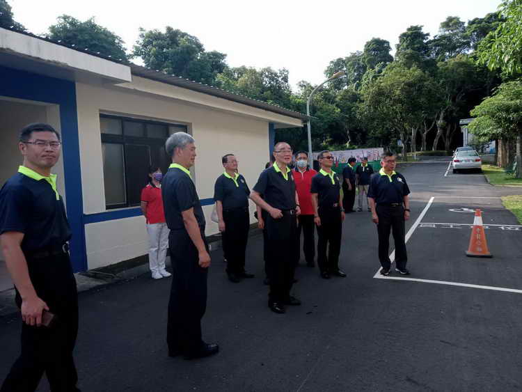 大鵬主委視導中彰榮家 關懷住民長輩